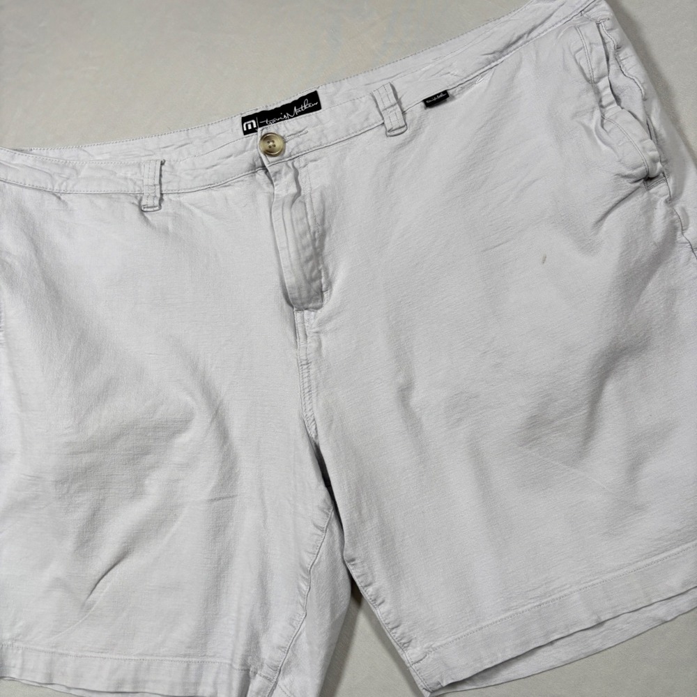 TravisMathew Golf Shorts Mens 40 Light Gray Cotton Blend Flat Front Casual
